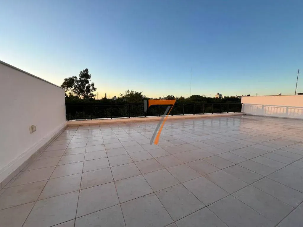 3-bedroom apartment with private garden and 337 m² — photo 4