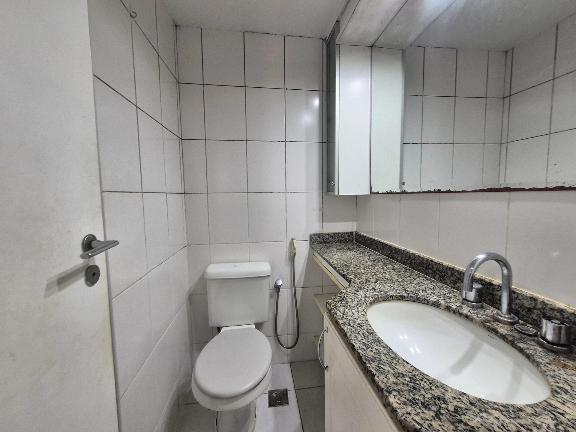 2-bedroom apartment with open-plan kitchen — photo 36
