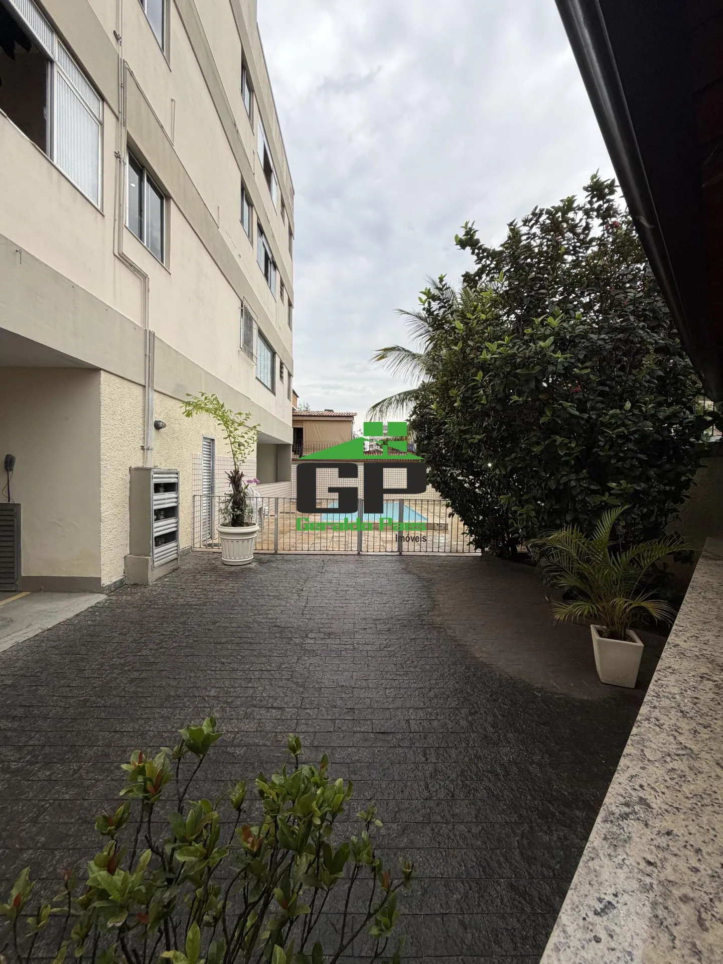 3-bedroom apartment with a washing machine — photo 9