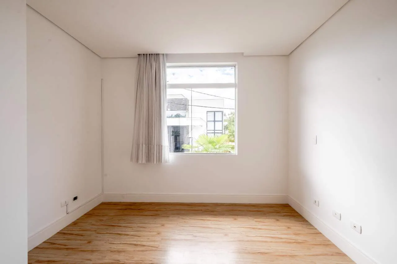 Furnished house with 4 en-suite rooms and 709 m² — photo 46