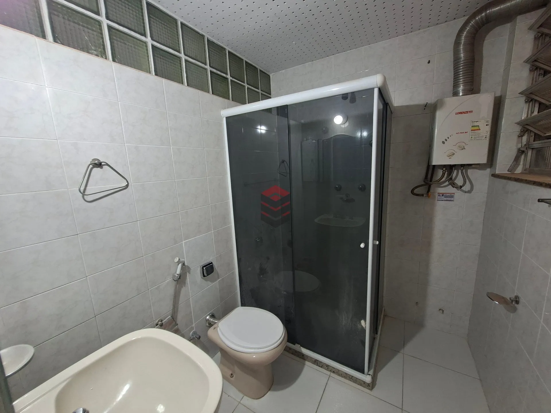 Apartment, 159 m², with wood or laminate floors — photo 7