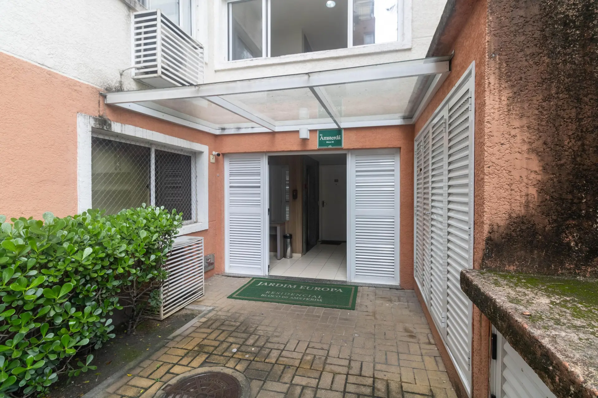 3-bedroom apartment with a private BBQ in Rio de Janeiro — photo 25