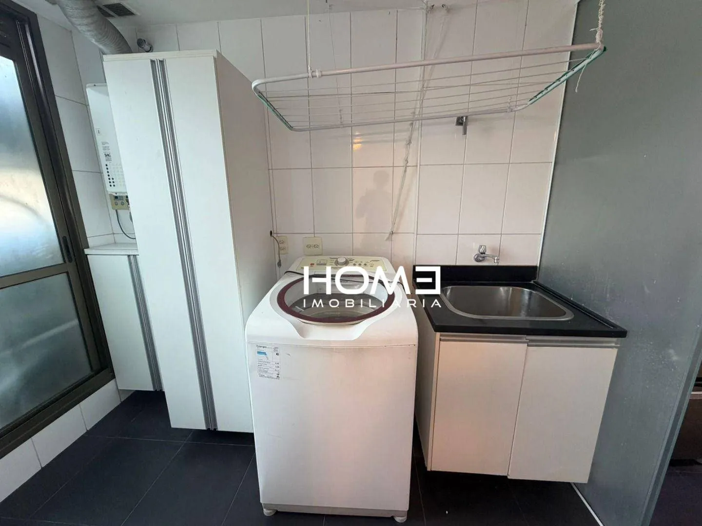 Furnished apartment, 365 m², with floor-to-ceiling windows — photo 47