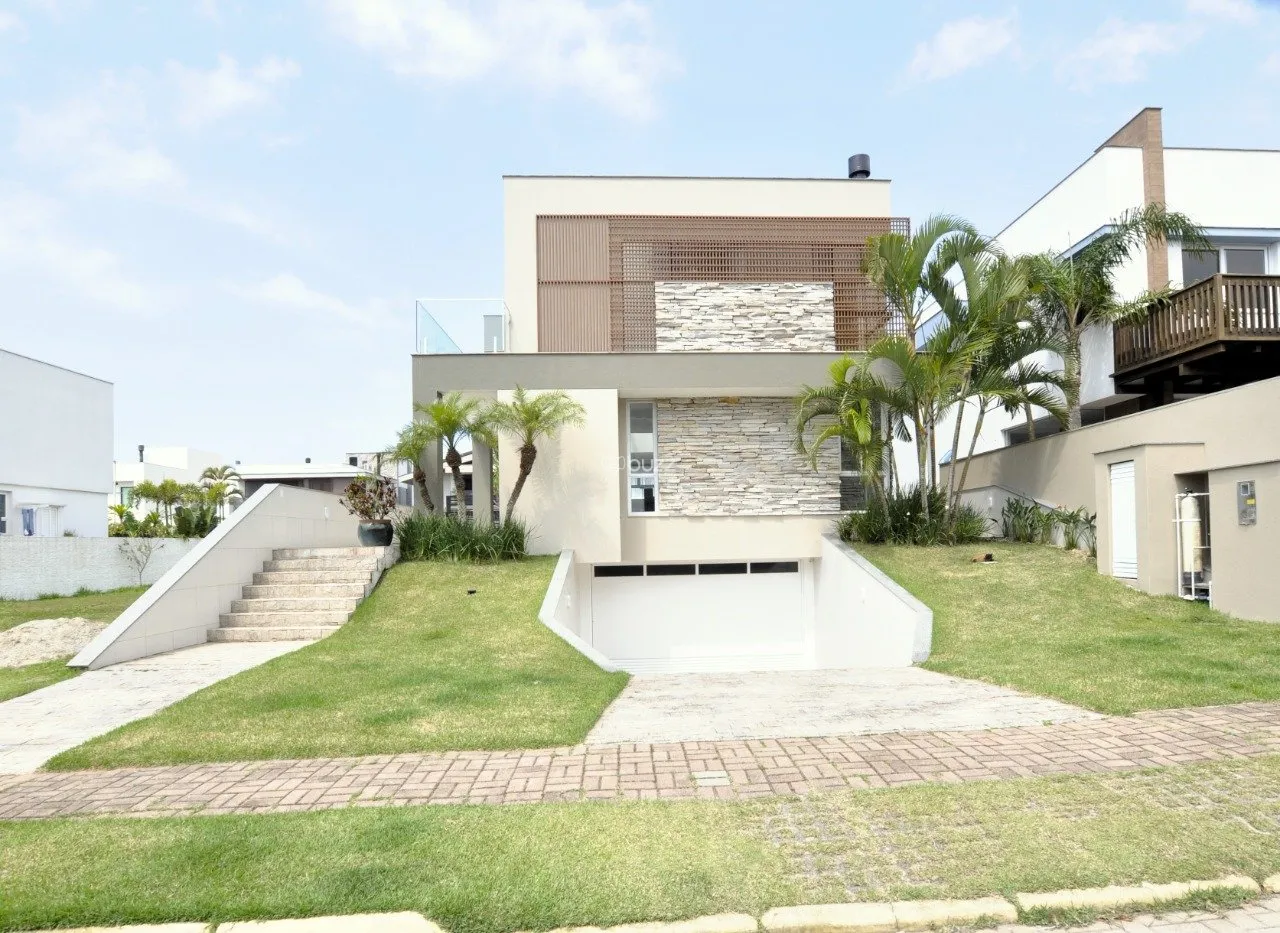 Water view in a 5-bedroom house, 343 m² — photo 20