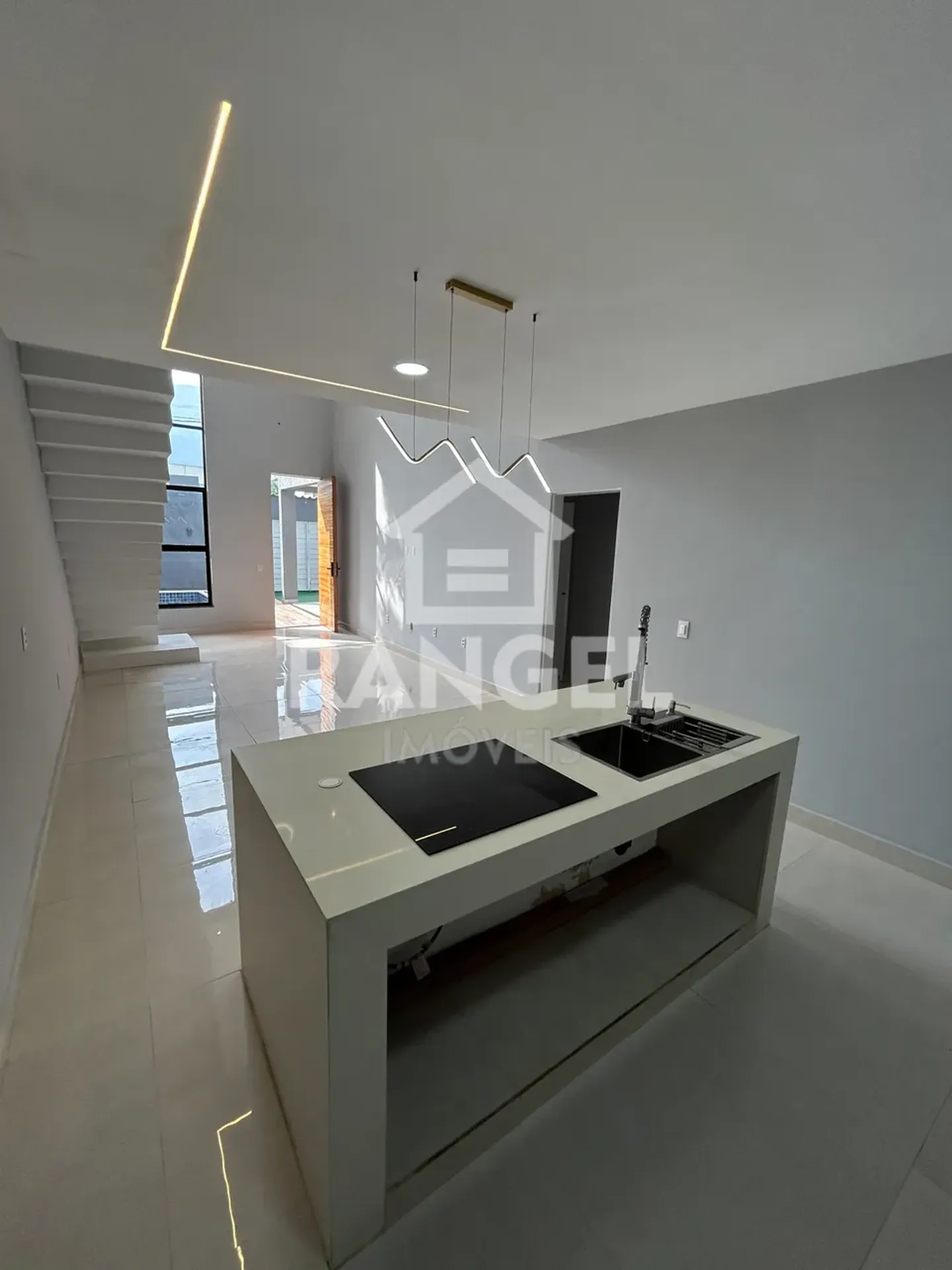 3-bedroom house with a washing machine — photo 4