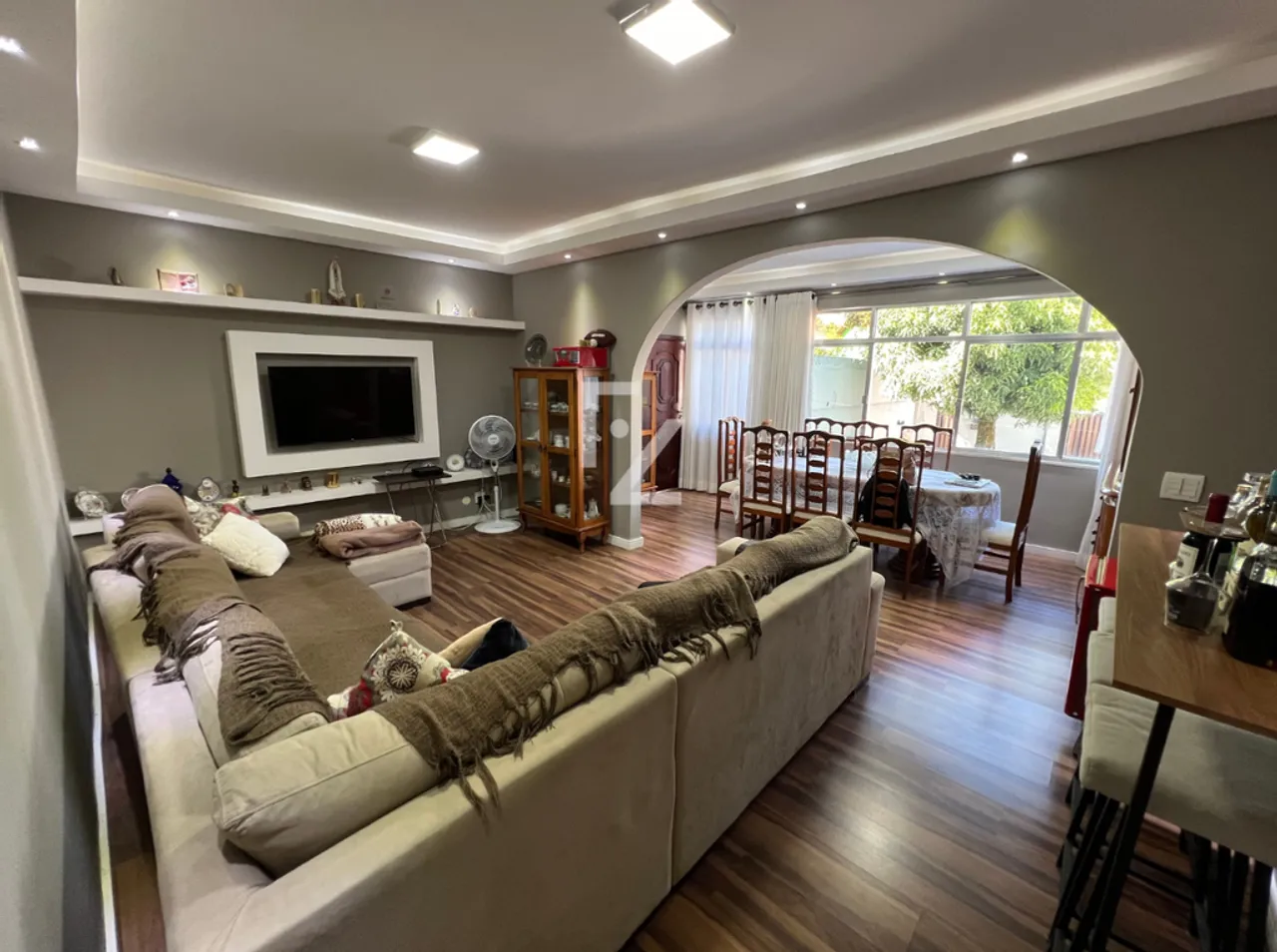 Furnished house with 2 bedrooms and 4 bathrooms