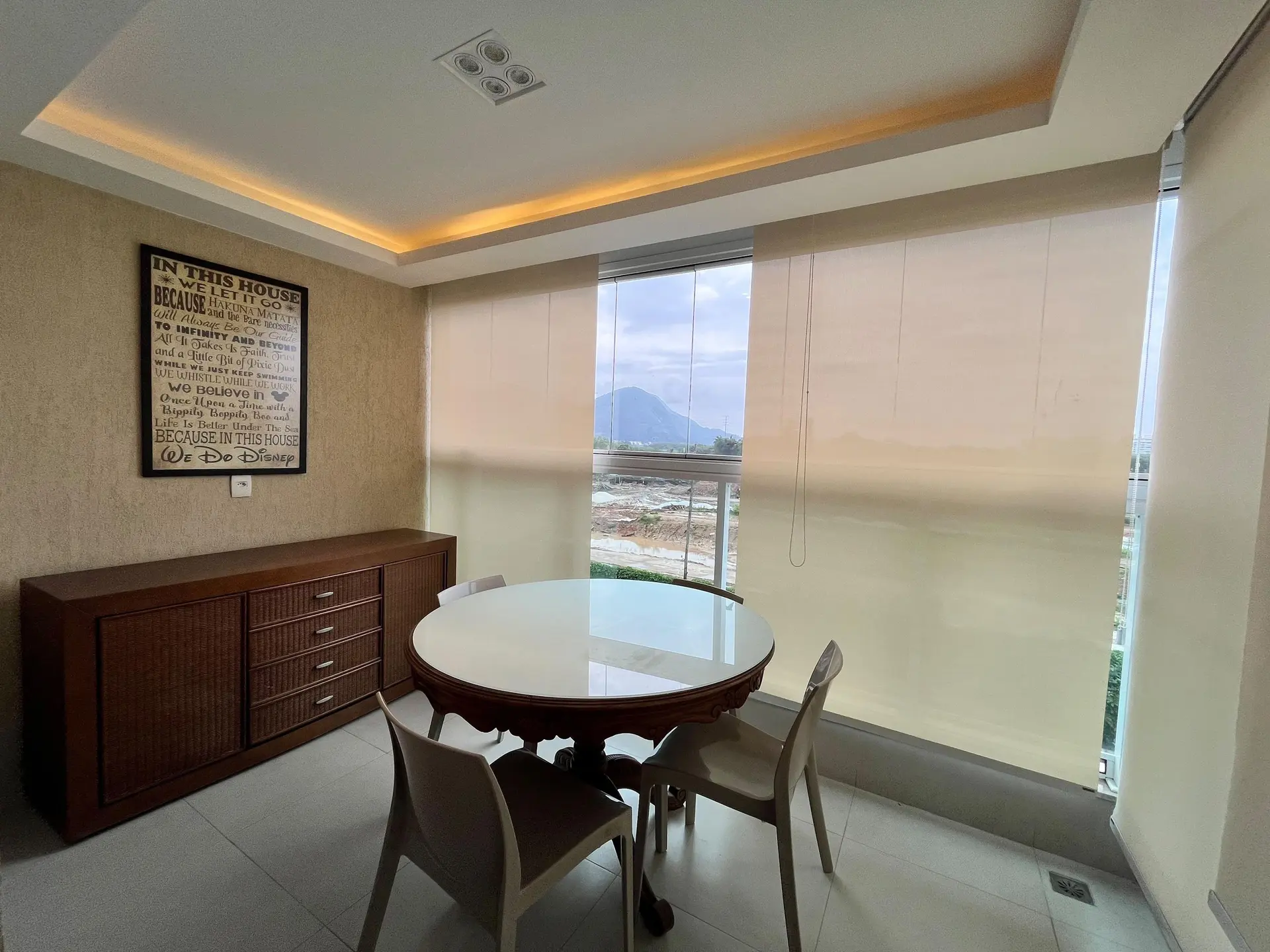 Furnished apartment, 148 m², with a glass-enclosed balcony — photo 16