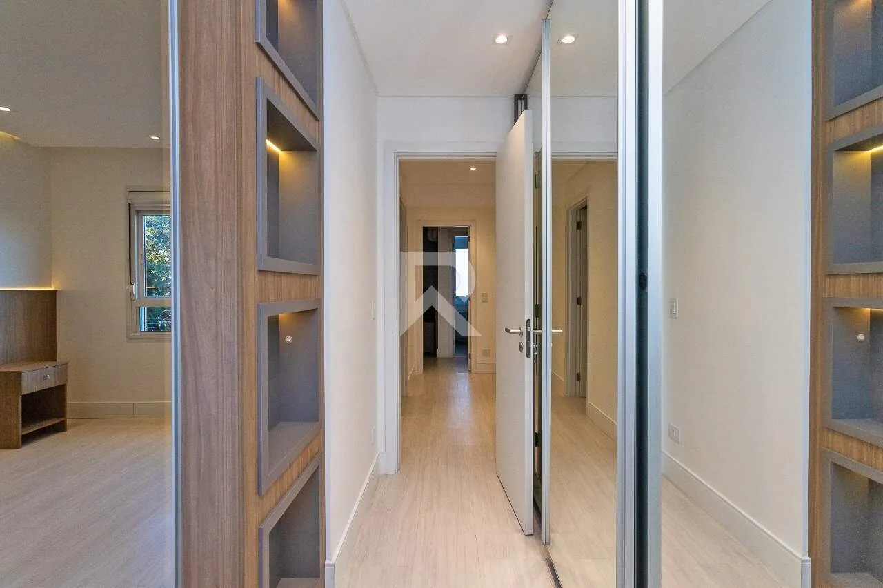 159 m² apartment with 4 bedrooms and a glassed-in balcony — photo 29