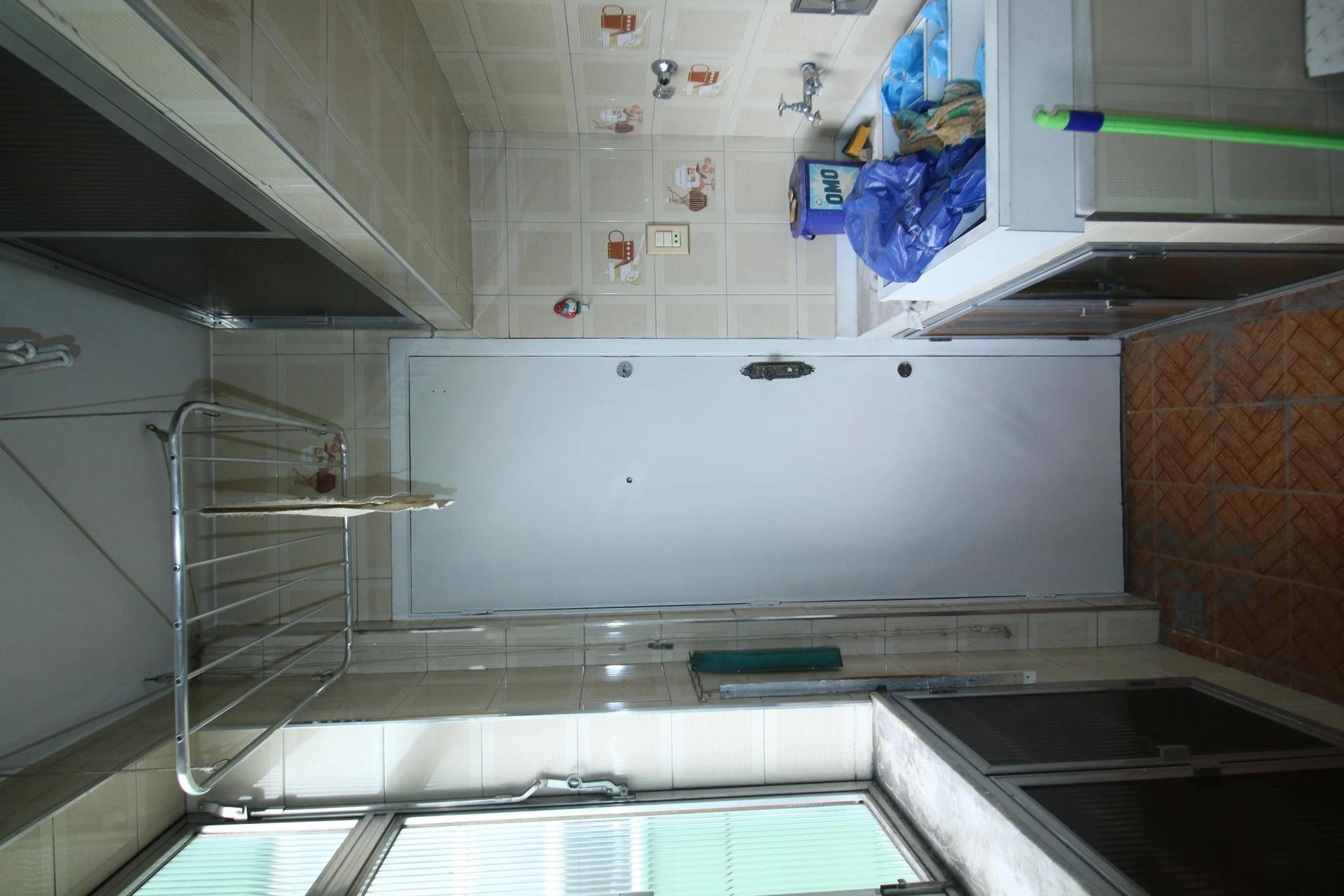 2-bedroom apartment in a building with a gym — photo 13