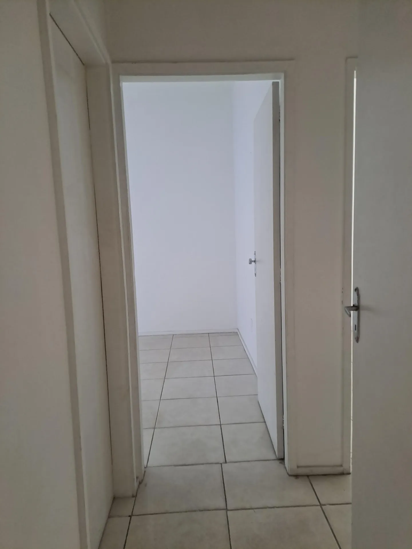 Unfurnished apartment with 300 m² on the 11th floor — photo 33