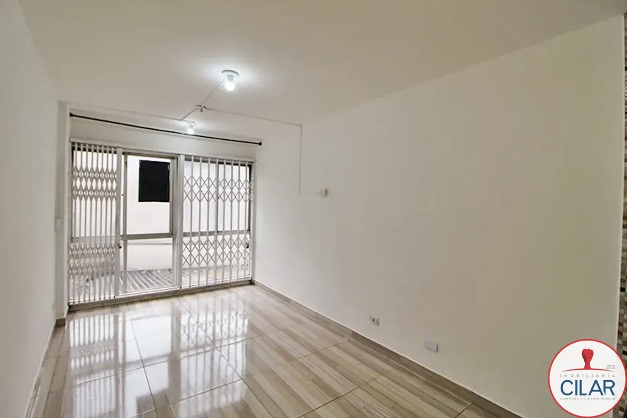 1-bedroom apartment with a glass-enclosed shower