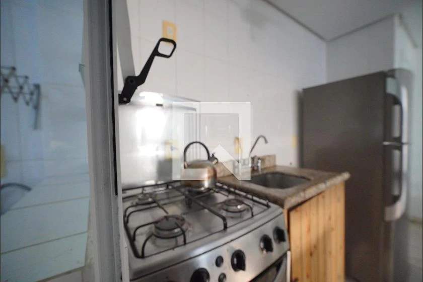 Furnished 3-bedroom apartment with balcony — photo 4