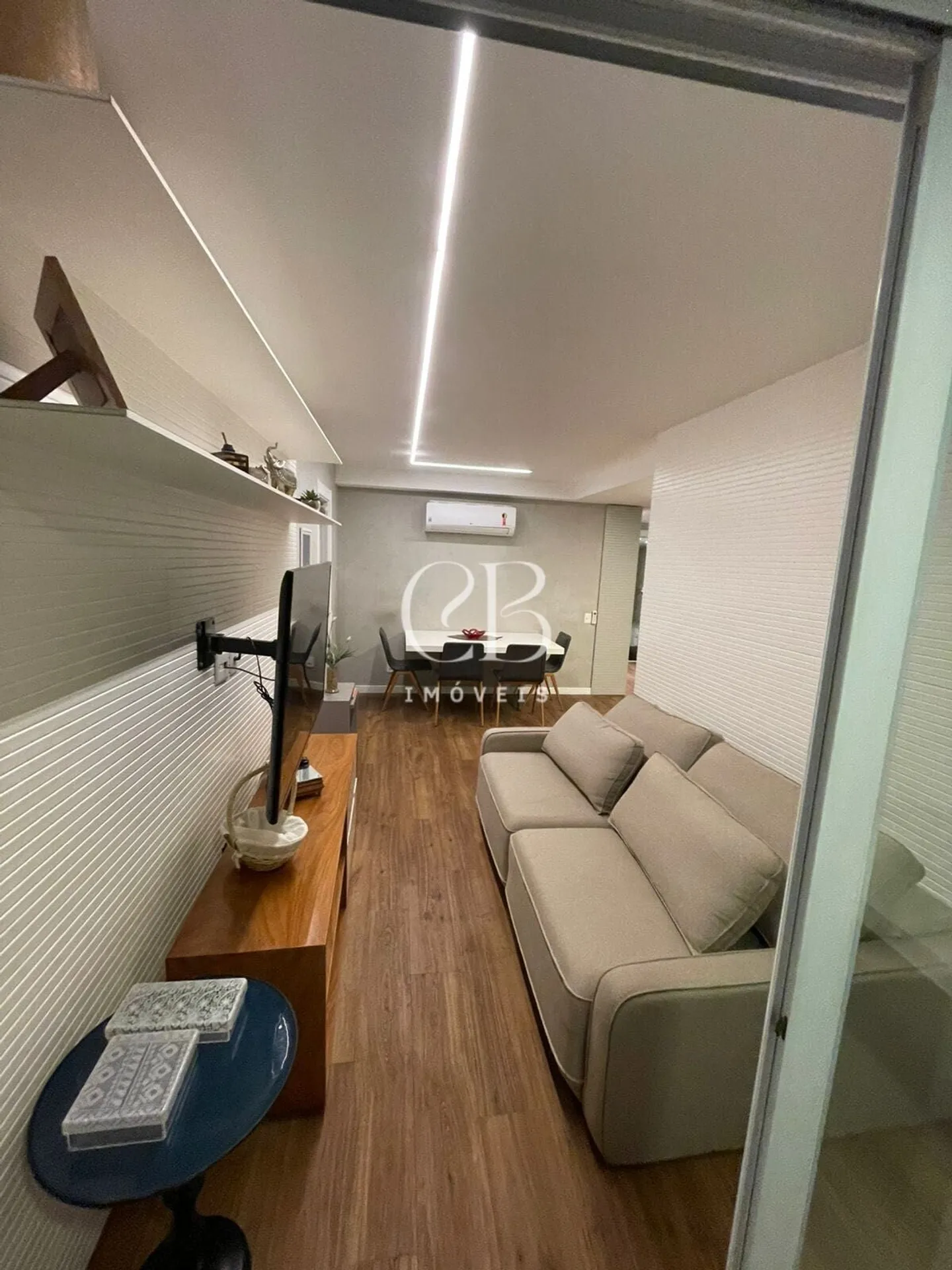 Furnished 2-bedroom apartment with en-suite bathrooms — photo 18