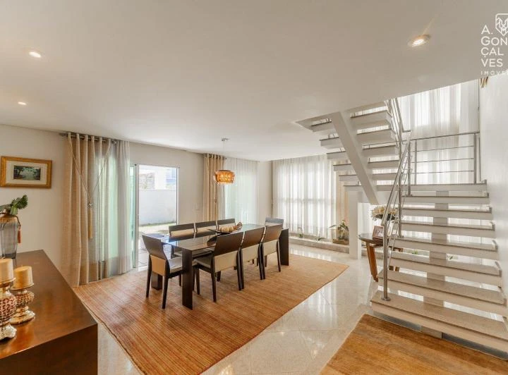 House with 3 suites and 6 parking spots, 580 m² — photo 7