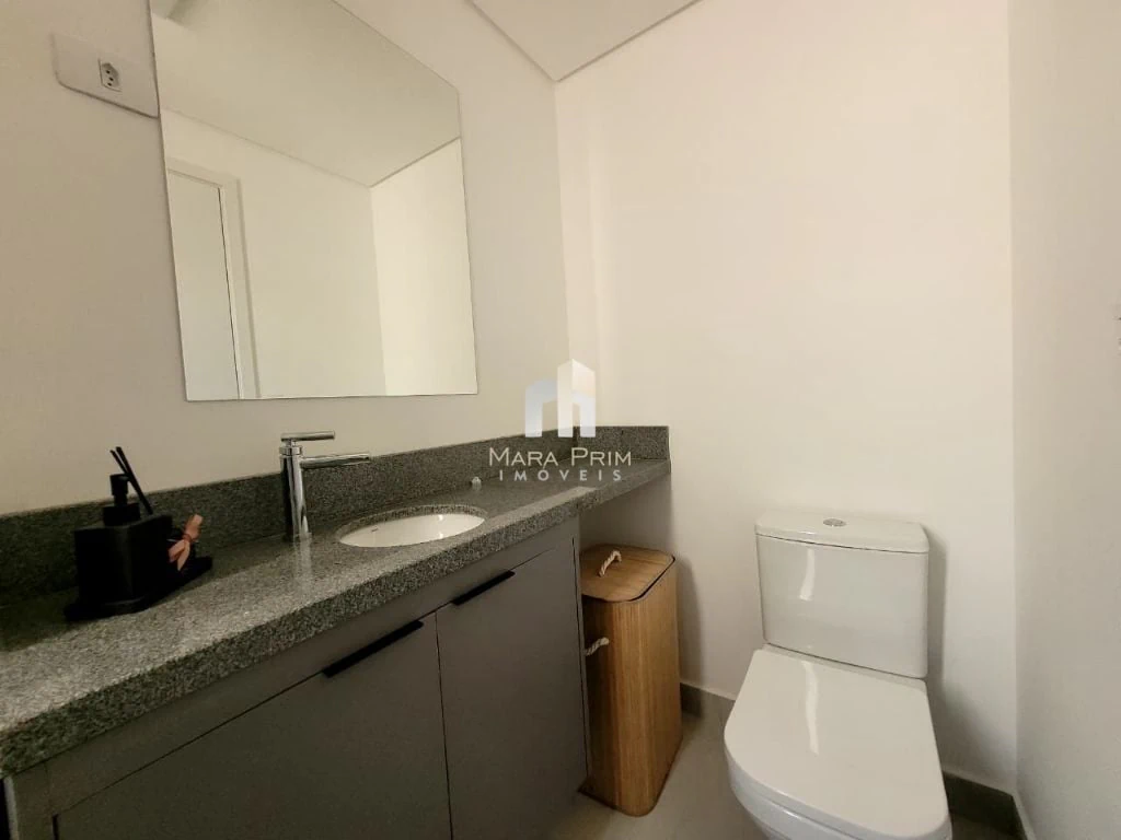 Студия 17 м² с панорамными окнами и рабочим местом — photo 11