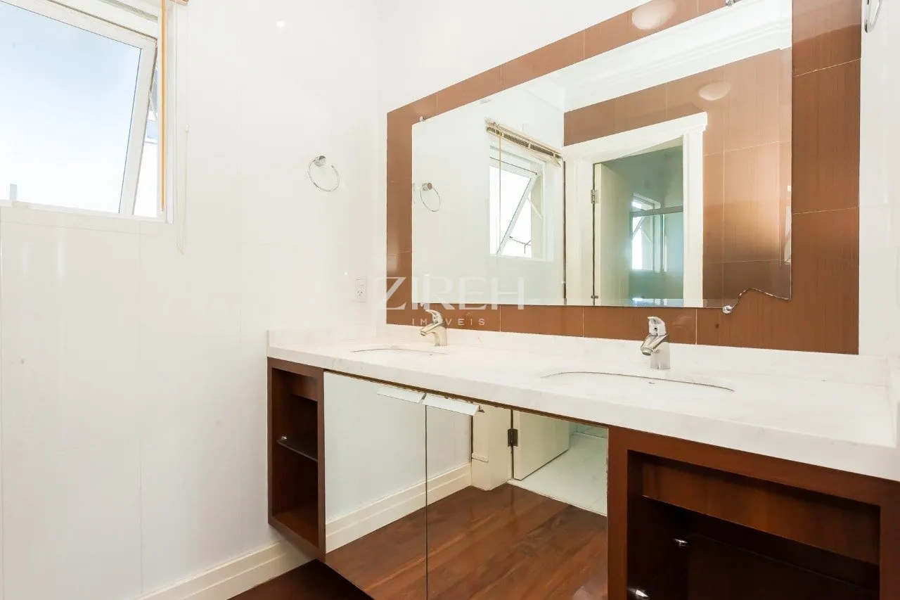 Gated house with 4 en-suite bedrooms and 431 m² — photo 22