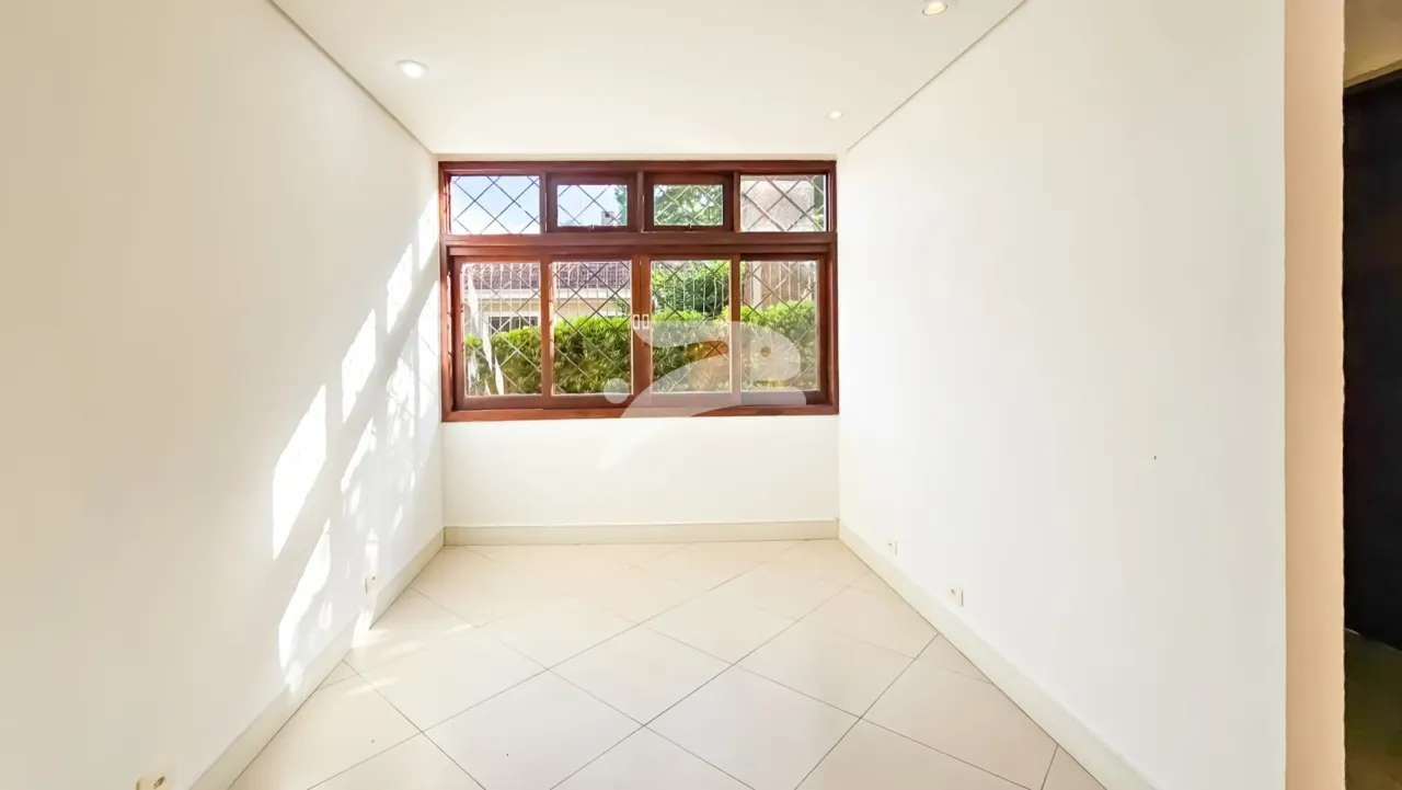 House with 2 bedrooms and a built-in balcony grill — photo 13