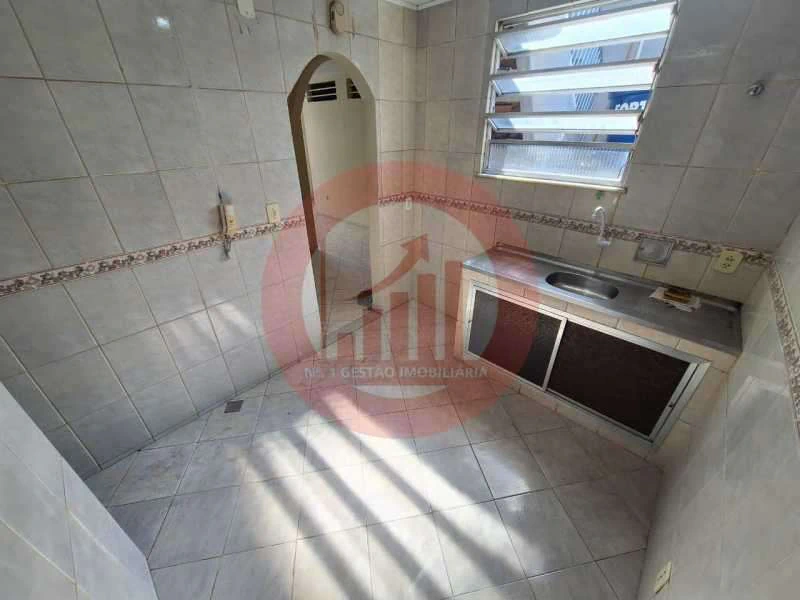 2-bedroom, 1-bath rental with no parking space — photo 25