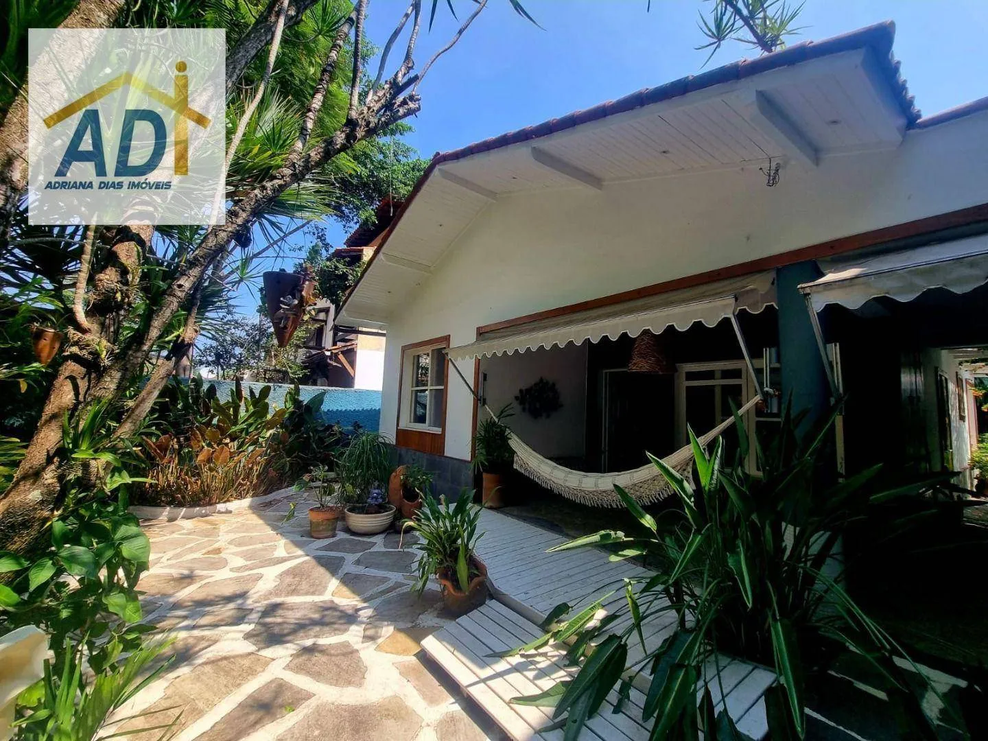 Residential house with 4 bedrooms and private BBQ area — photo 30