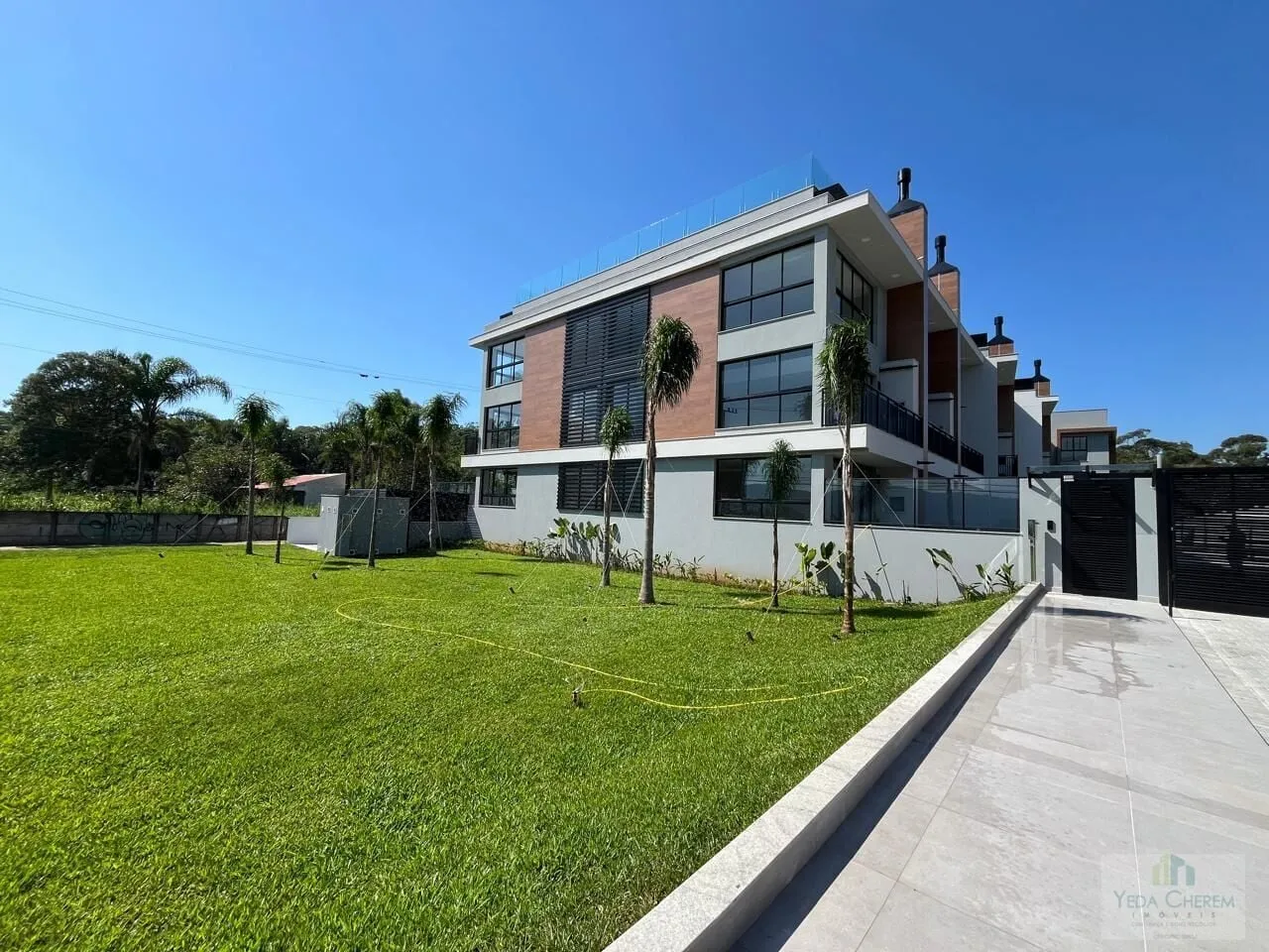 Furnished studio, 55 m², with a water view — photo 41