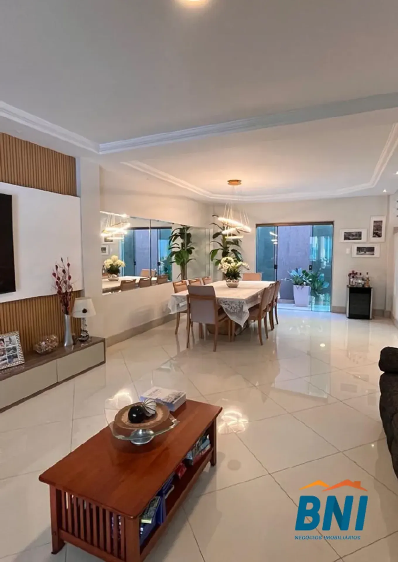 Garden in a 4-bedroom house, 320 m² — photo 12