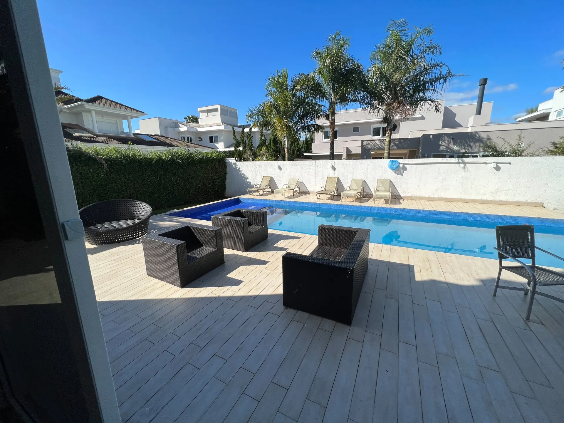 Casa con 4 suites, 6 baños y piscina al aire libre — photo 10