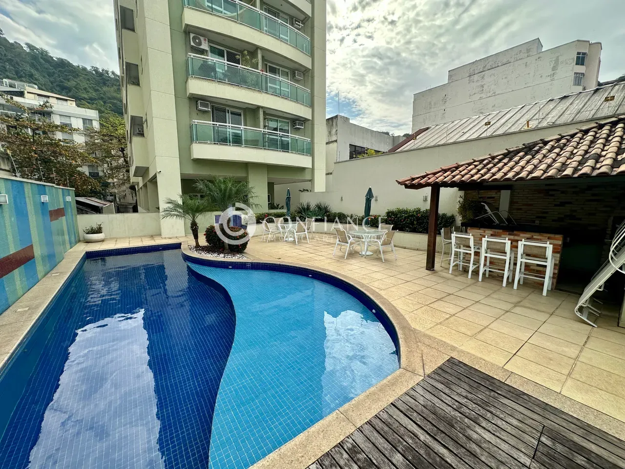 2-bedroom apartment with 2 bathrooms and a balcony — photo 39