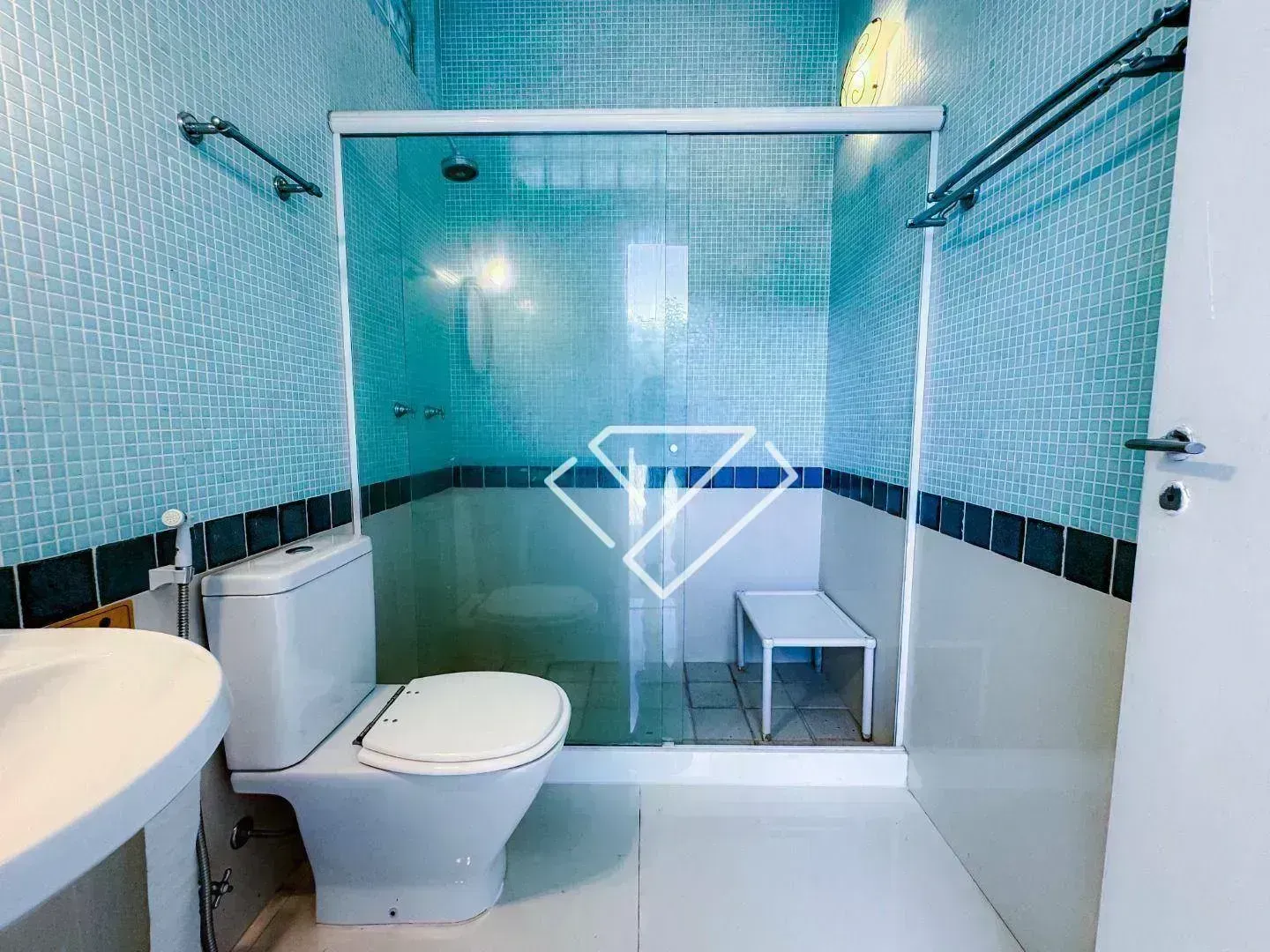 House with 3 bedrooms and 4 bathrooms on 600 m² — photo 41