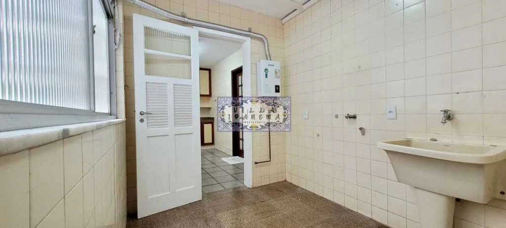 129 m² apartment with 3 bedrooms and a balcony — photo 9
