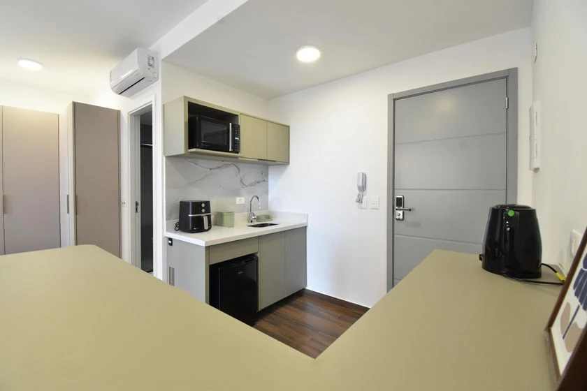 Furnished studio with 1 bedroom and a balcony — photo 5