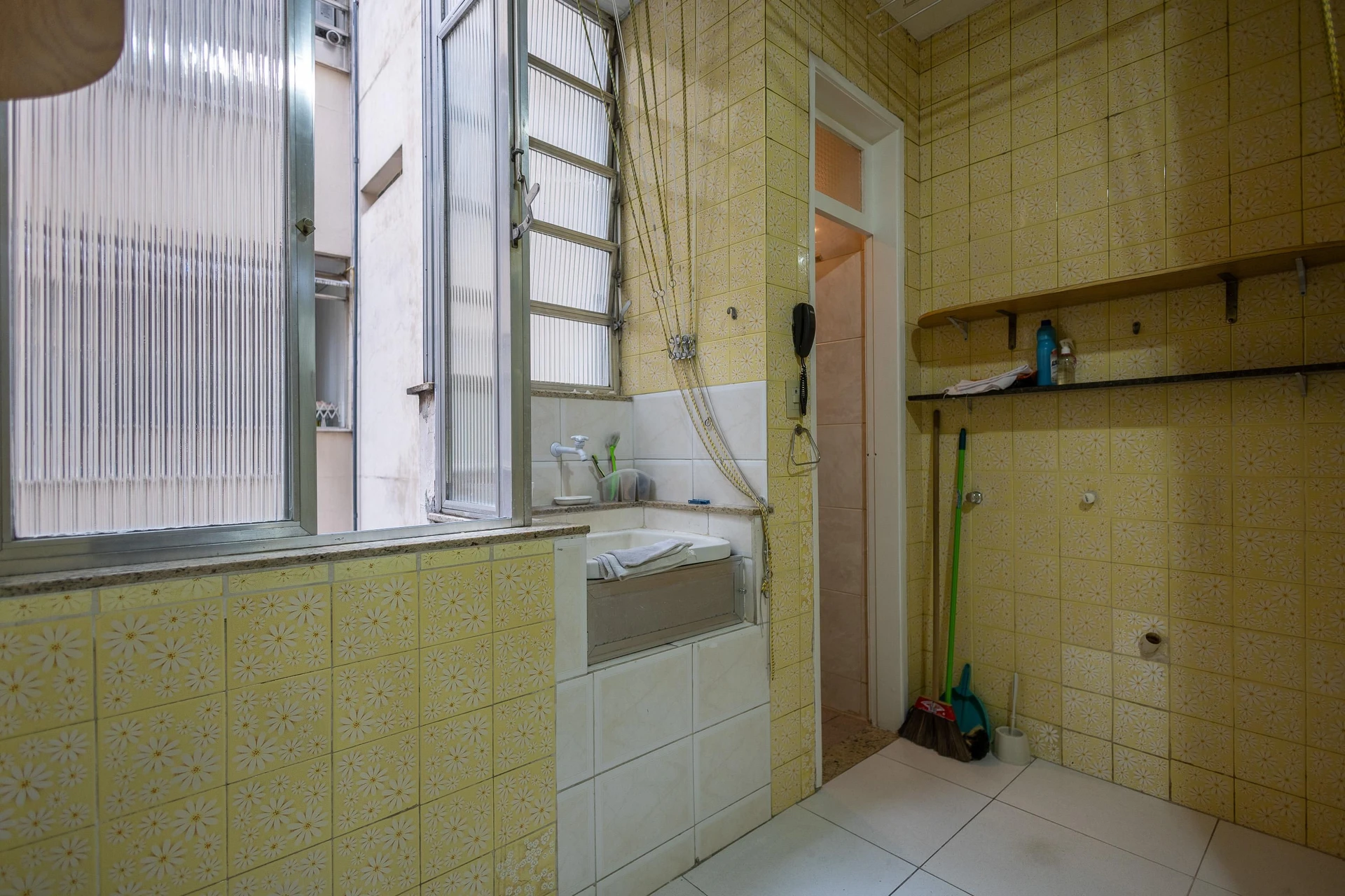 3-bedroom apartment with a park view — photo 29