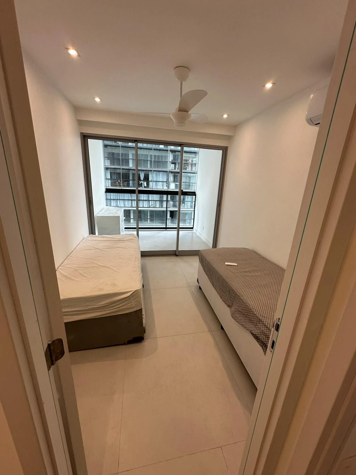 Floor-to-ceiling windows in a 2-bedroom apartment, 84 m² — photo 13