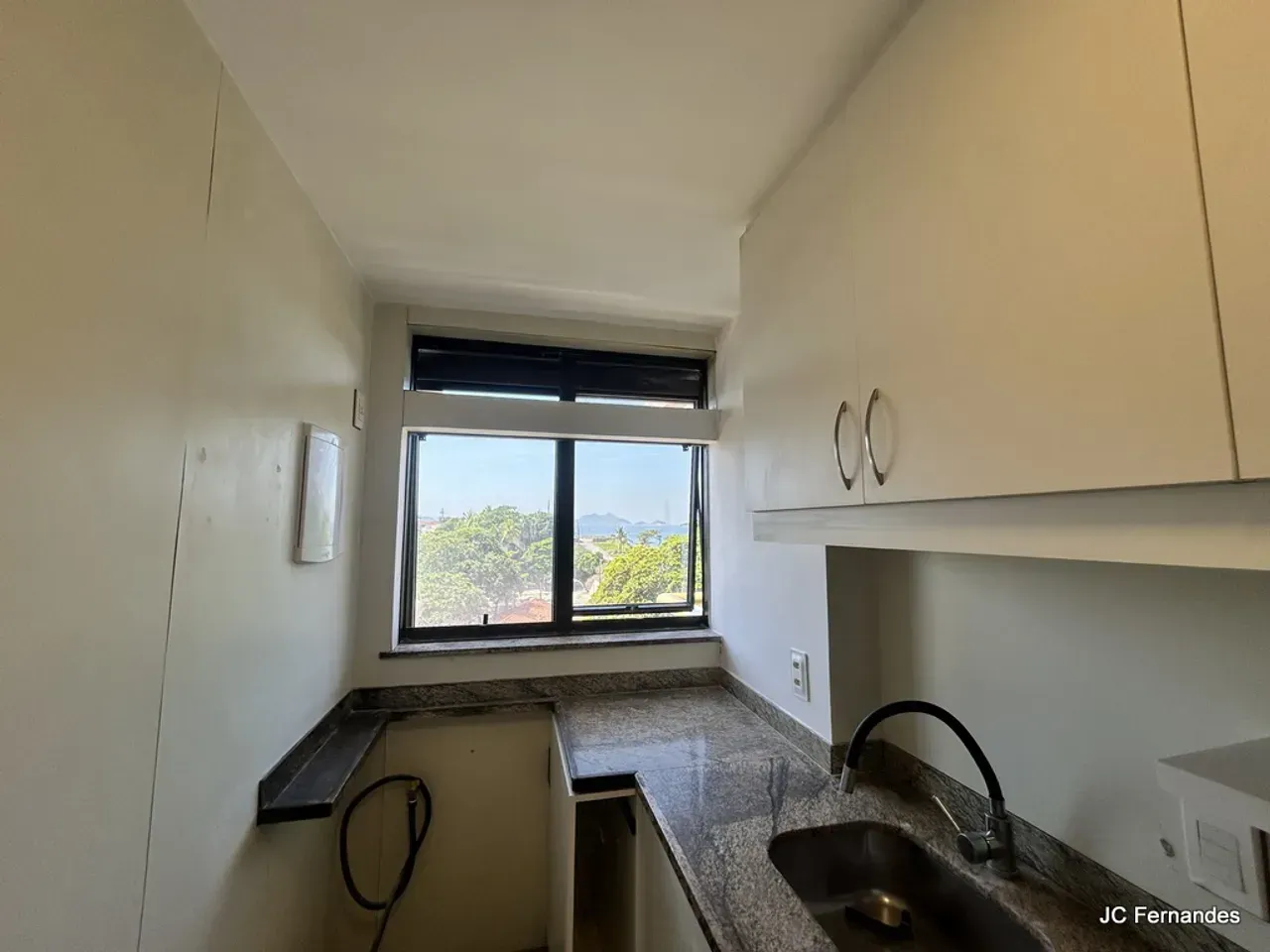 2-bedroom, 2-bath apartment with water and city view — photo 24