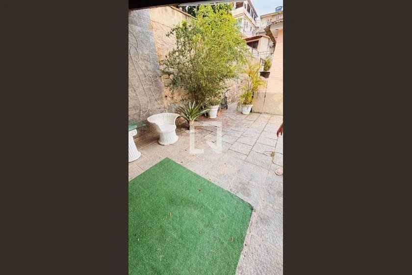 608 m² house with 7 bedrooms and 3 en-suites — photo 47