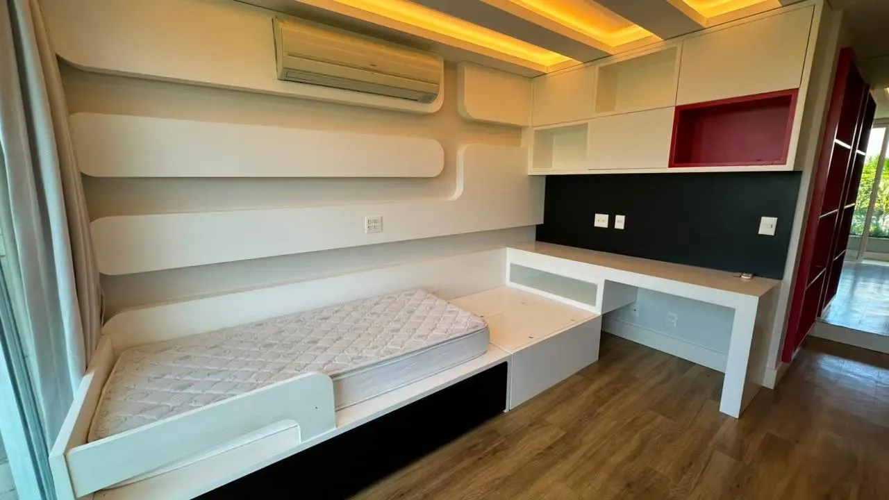 Casa com 5 quartos e 5 banheiros, com cozinha integrada — photo 26