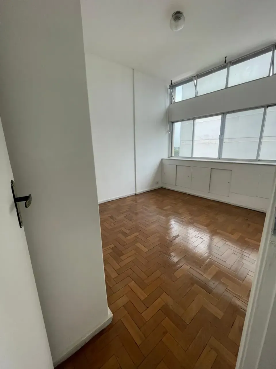 Unfurnished apartment with 2 bedrooms and 2 bathrooms — photo 7
