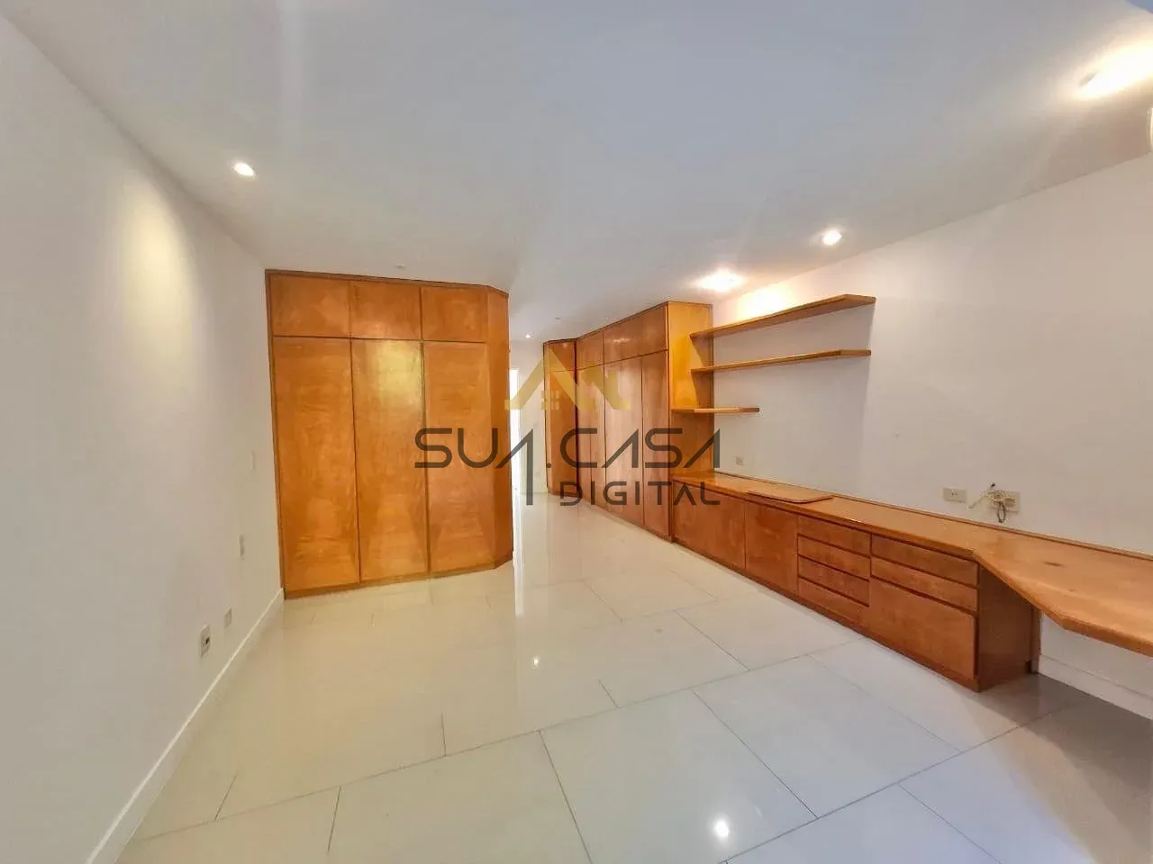 House with 4 bedrooms and 273 m² plus open-air pool — photo 3