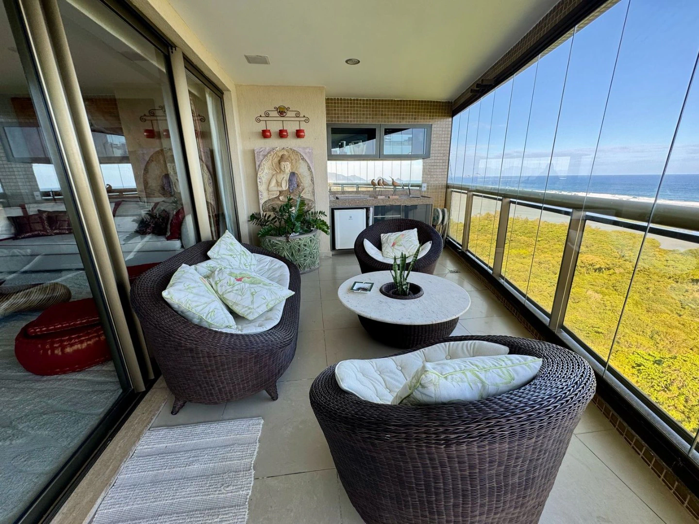 Apartamento mobiliado com 4 quartos e 260 m² — photo 2