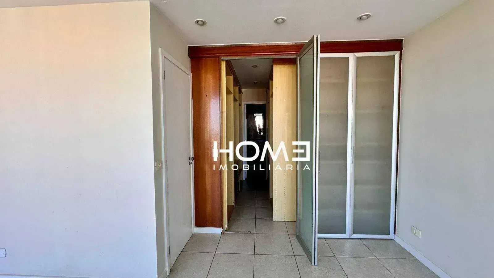 200 m² apartment with 4 bedrooms, 3 en-suite and 2 parking — photo 34