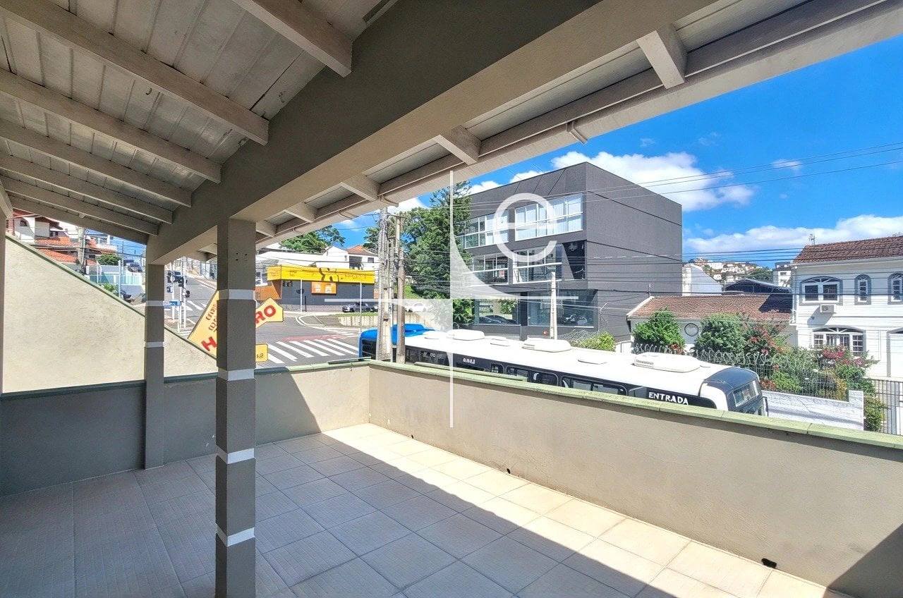 3-bedroom house with a grill on the balcony in Florianópolis — photo 15