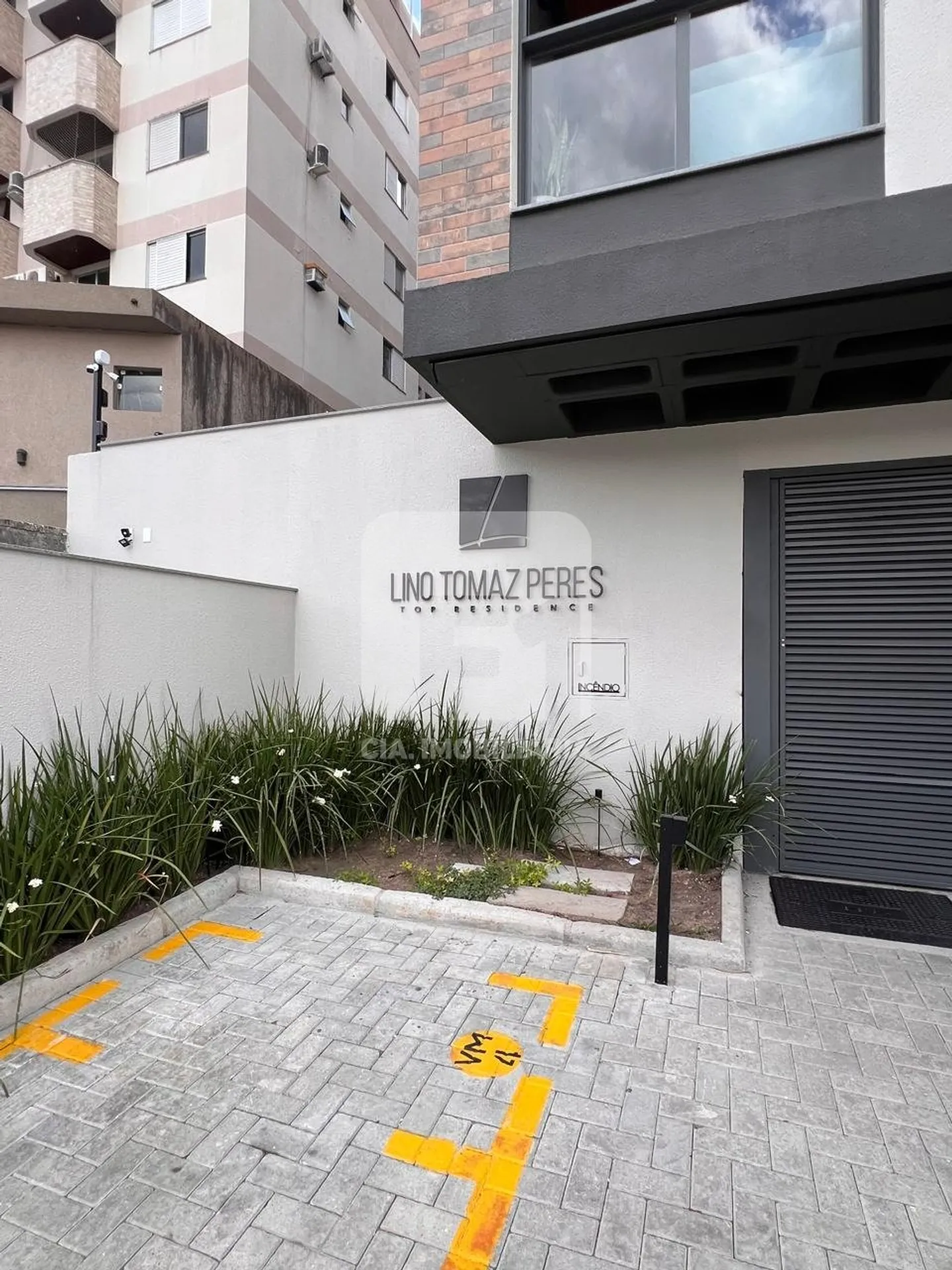 Furnished 46 m² studio with 1 parking space — photo 31