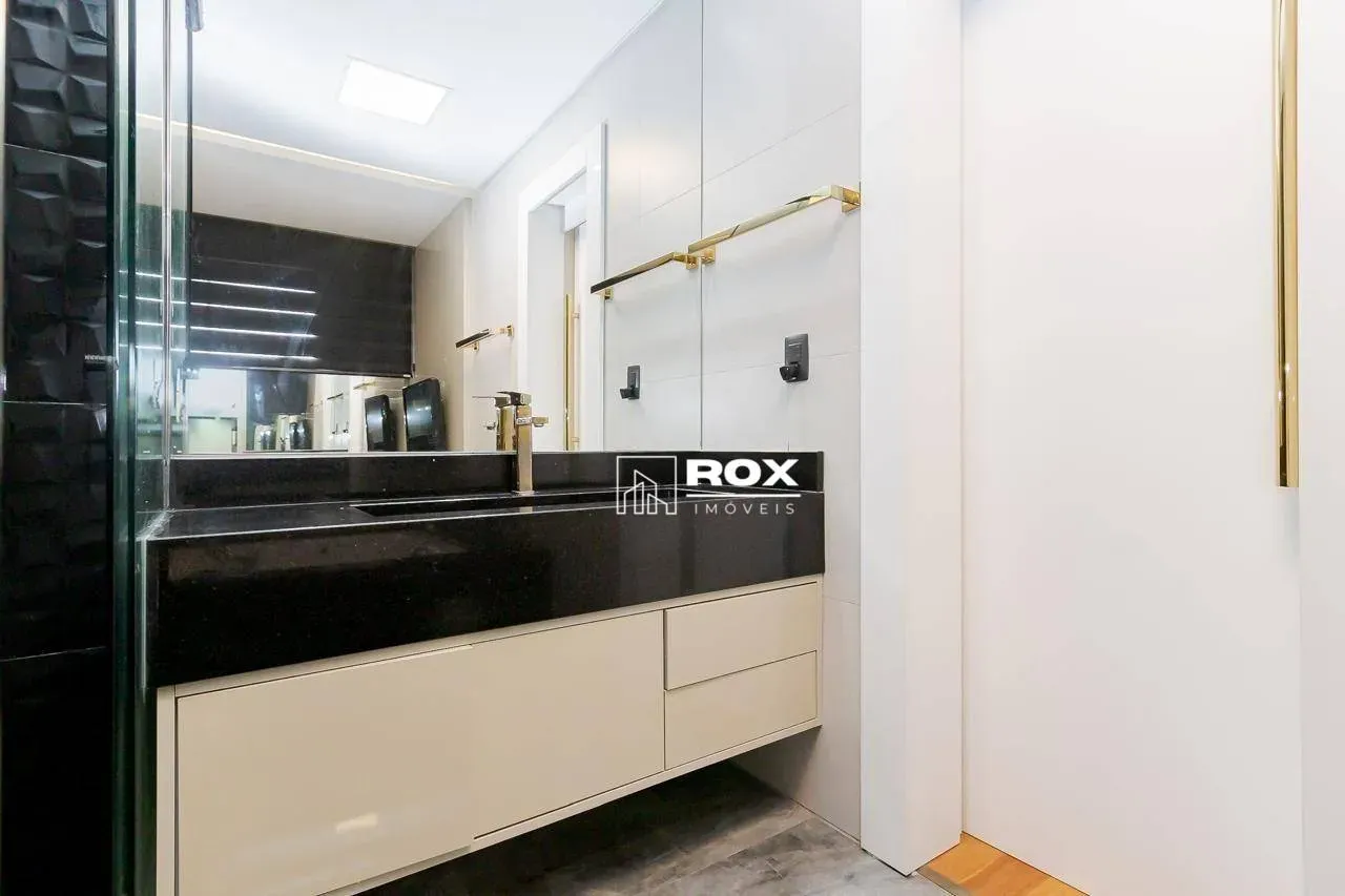 Furnished house with 4 en-suite bedrooms and 266 m² — photo 31