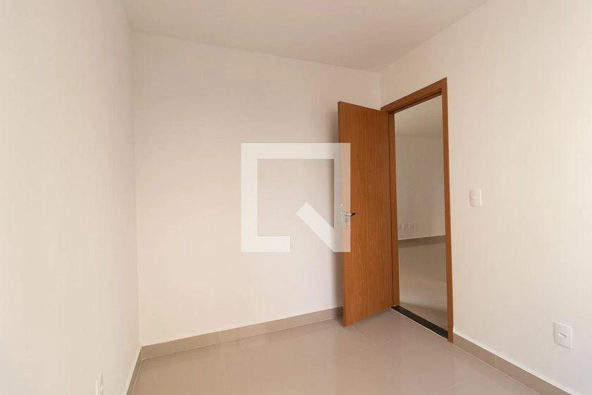 Apartamento de 2 quartos em condomínio com piscina — photo 23