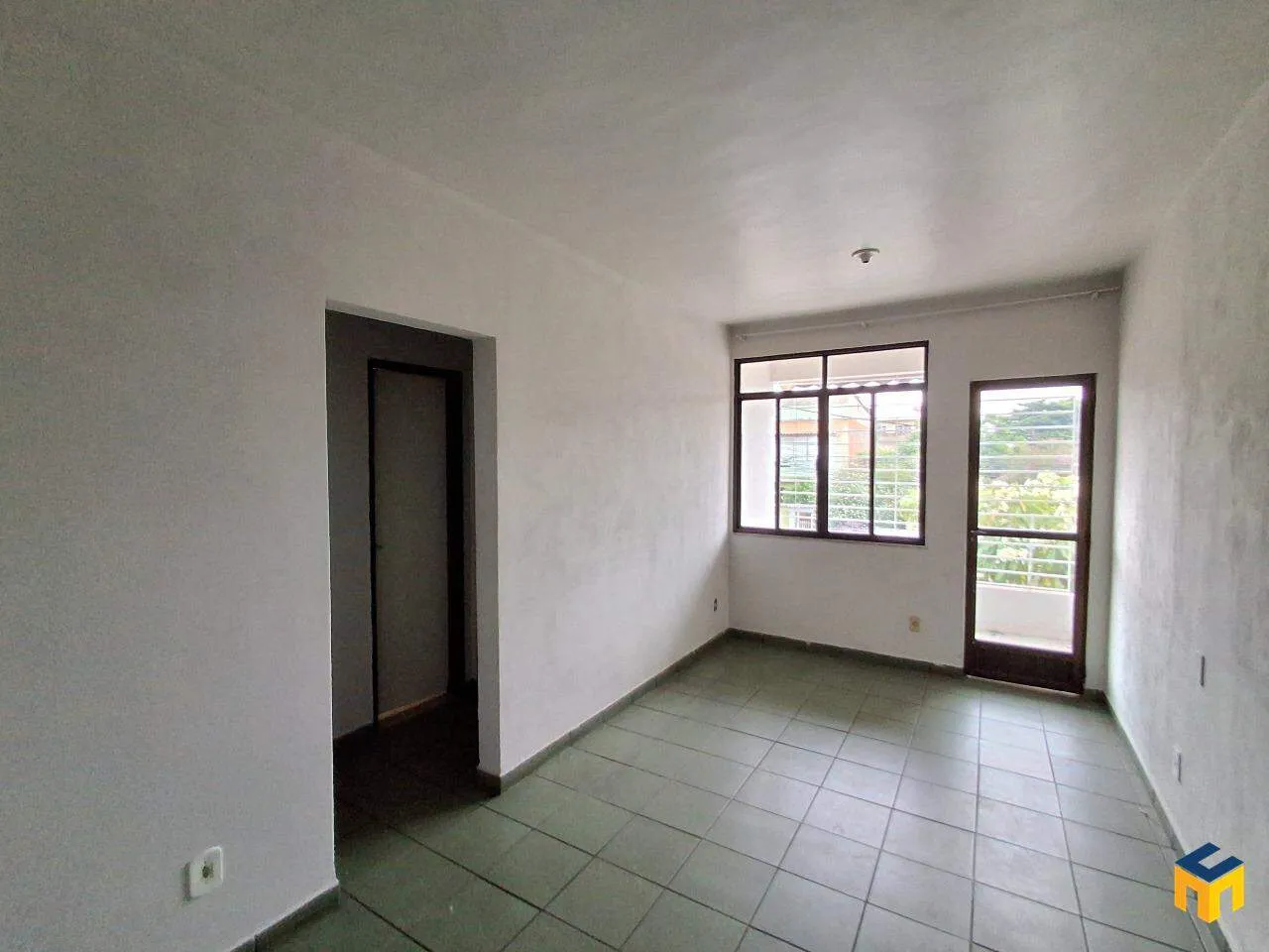 Apartment with 2 bedrooms, balcony and 1 parking spot — photo 7