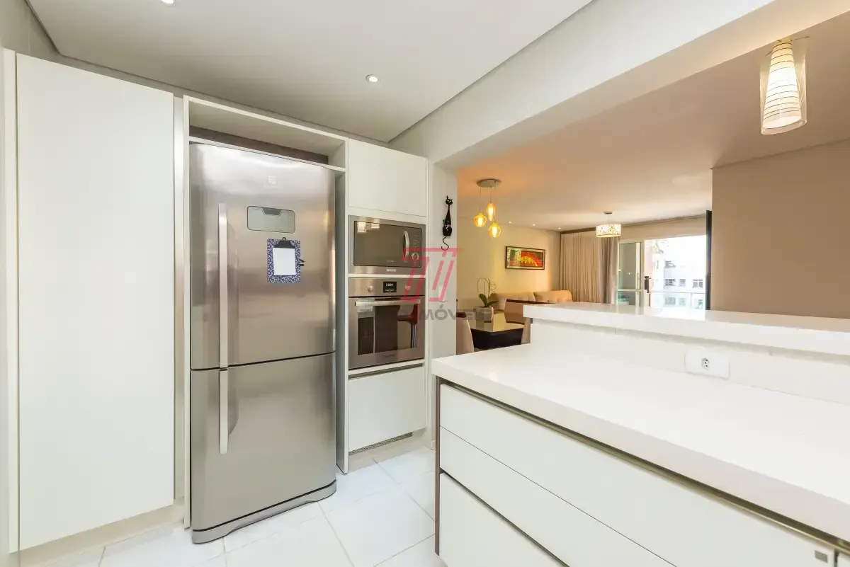 3-bedroom apartment with 197 m², 2 parking spots and balcony — photo 19