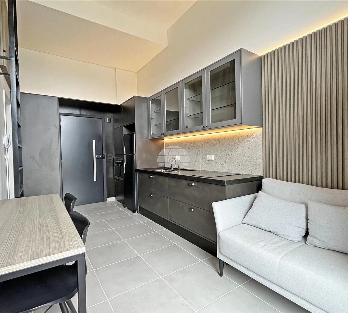 Furnished apartment, 31 m², with floor-to-ceiling windows — photo 8