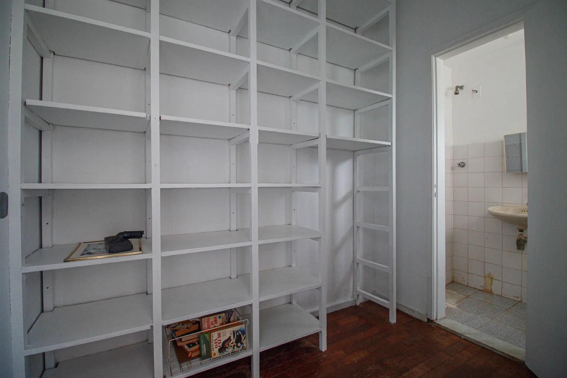 Unfurnished 2-bedroom apartment with 3 bathrooms — photo 25