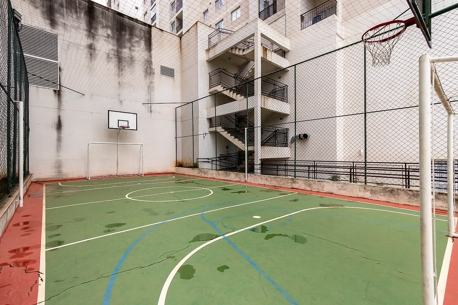 2-bedroom 63 m² apartment with a glass balcony — photo 42