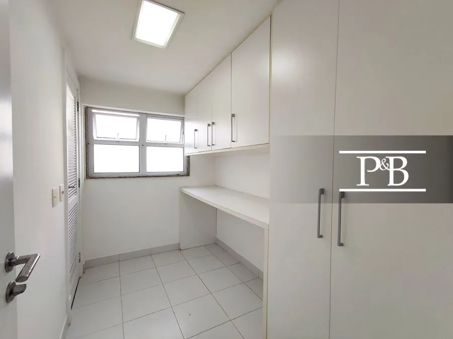 4-bedroom apartment, 289 m² — photo 31