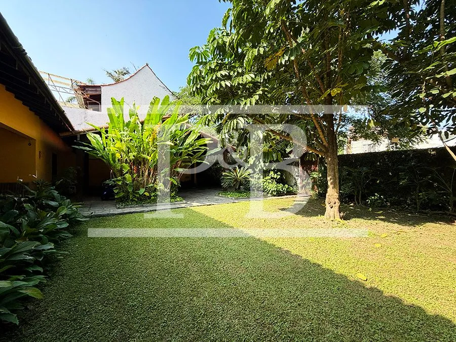 Casa com 4 dormitórios e varanda com churrasqueira — photo 10